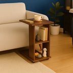 La table en bois sur roulettes